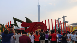 上海市金山区妇联举行“众志成城 巾帼担当”启动仪式